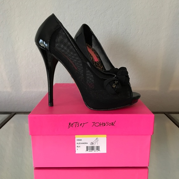 Betsey Johnson size 7 black heels - Picture 2 of 6